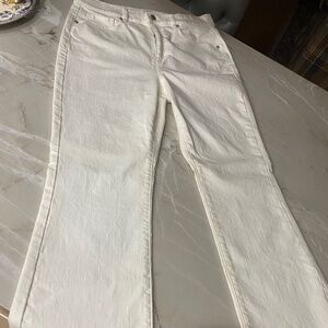 Loft Kick crop white pants, never worn, no tags